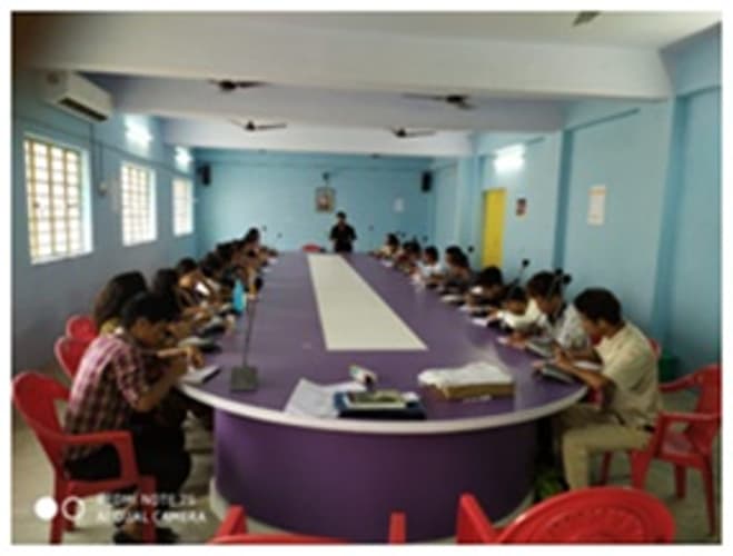 Kingston Law College Kolkata Grooming Classes photo 1
